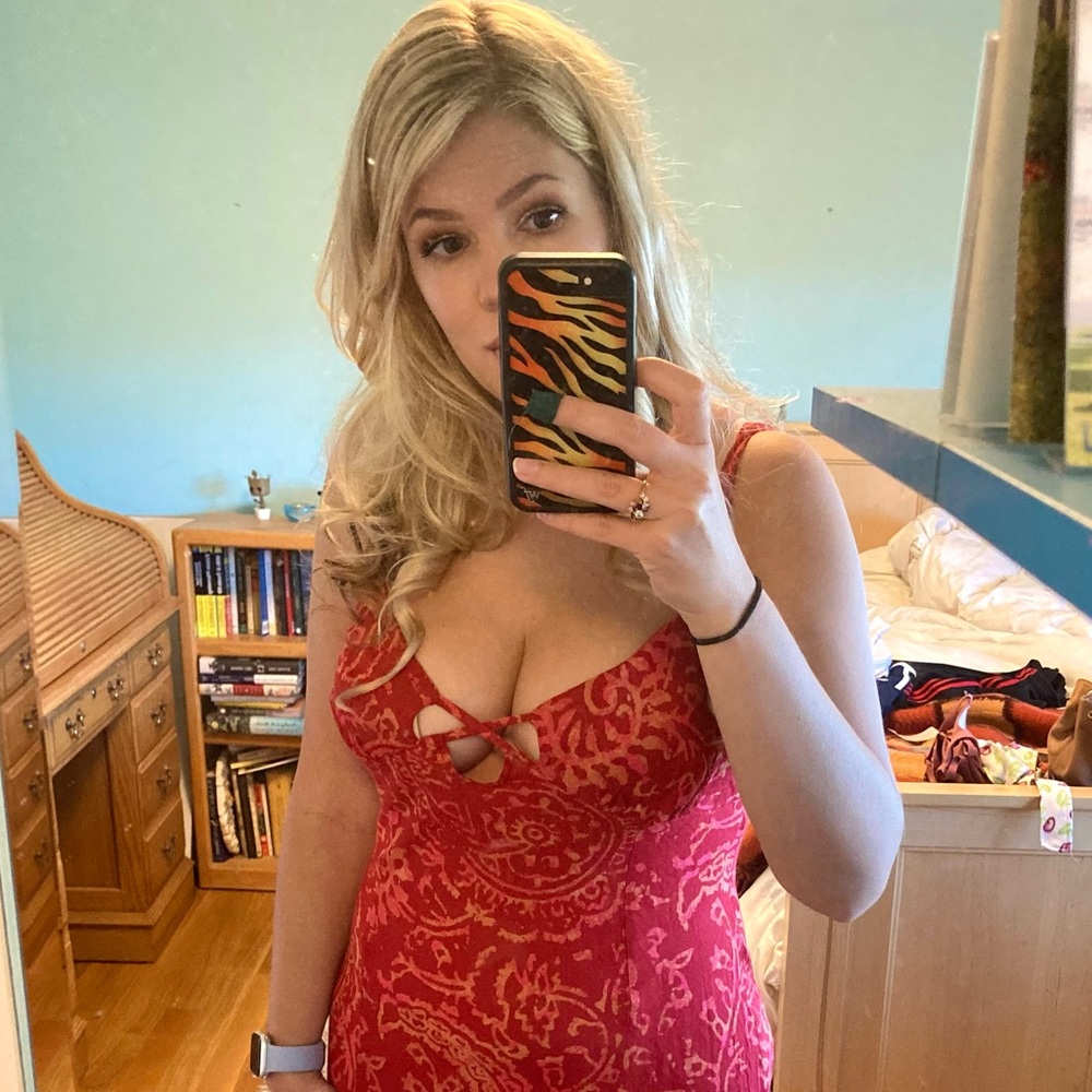 Meet your posher✨ @laurdorman on Venmo & Instagram ☀️